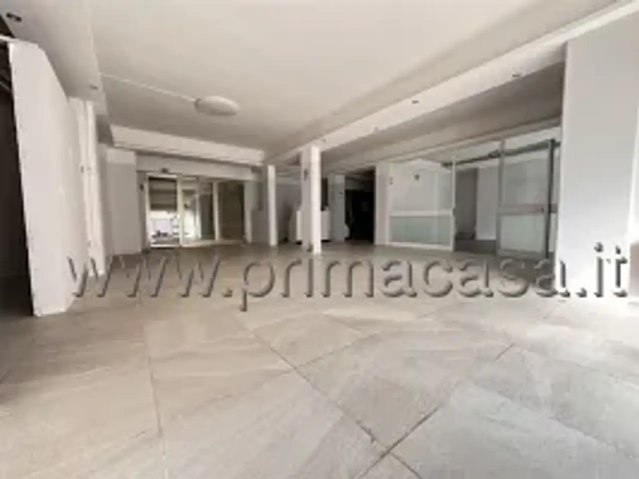 Negozio in , Carpi, {3} - Foto 1