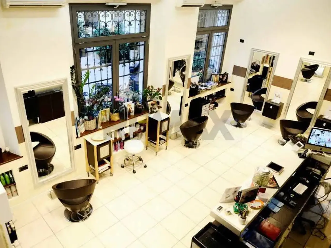 Esercizio commerciale in , Milano, {3} - Foto 2