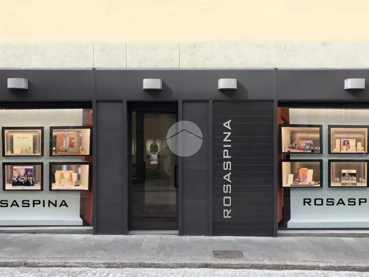 Negozio in Piazza S.Anna, Bergamo, {3} - Foto 1