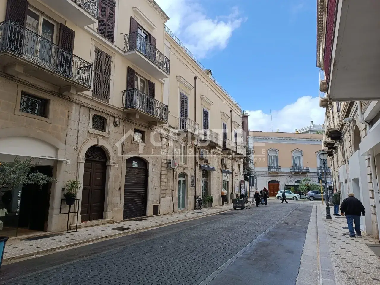 Palazzina commerciale in Via Regina Margherita 9, Andria, {3} - Foto 1