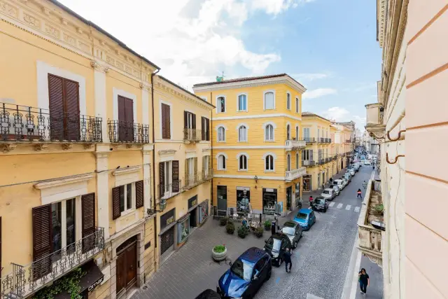 Büro in Corso Marrucino, Chieti - Foto 1