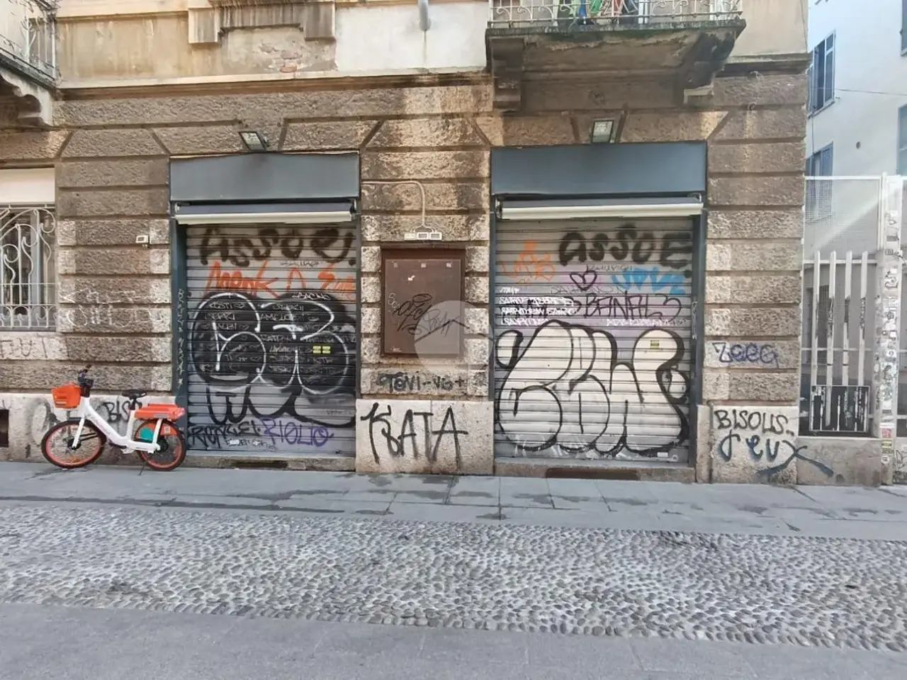 Negozio in Via Corsico 5, Milano, {3} - Foto 1
