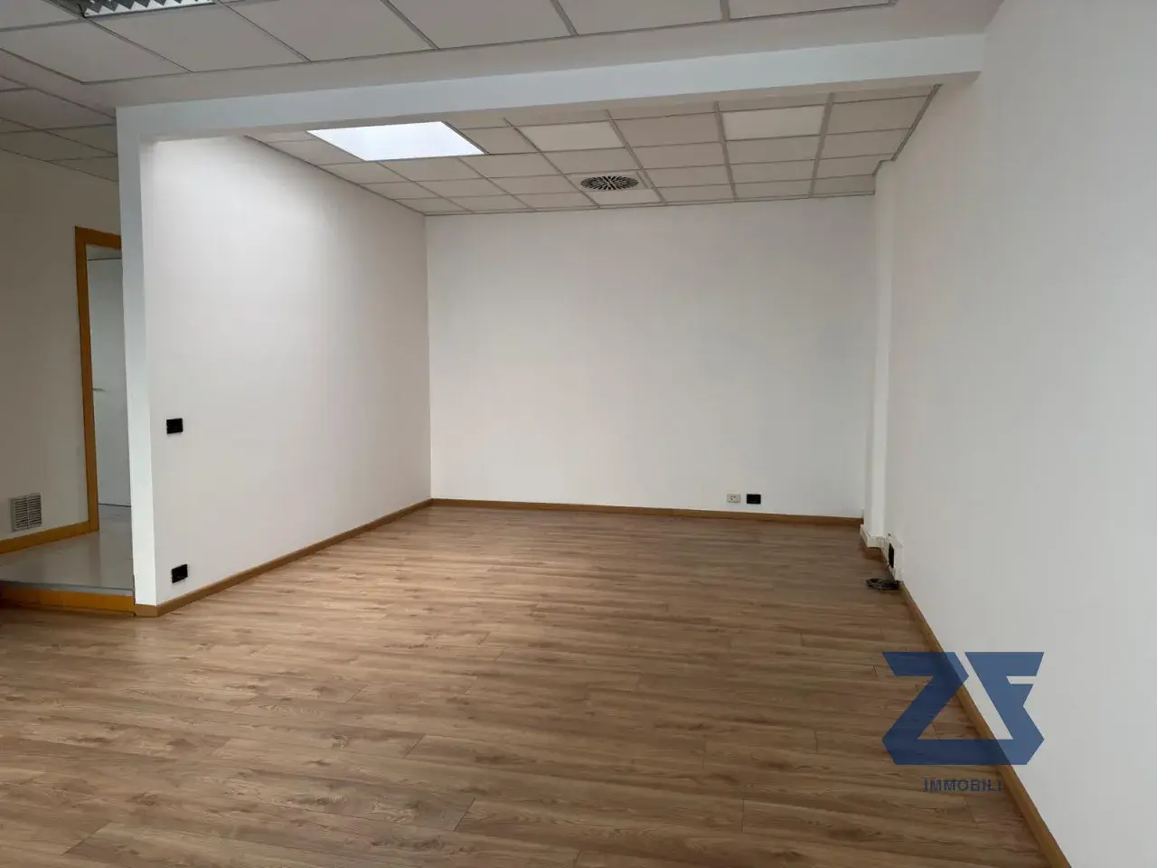 Ufficio in Via per Salvatronda, Castelfranco Veneto, {3} - Foto 1