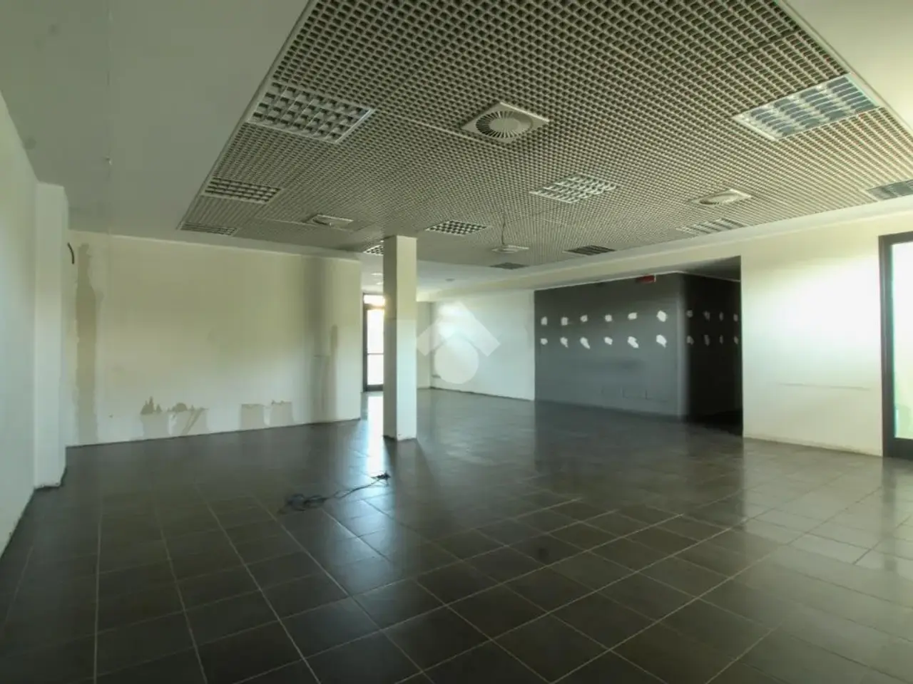 Negozio in Via S. Giovanni Bosco, Verdello, {3} - Foto 1