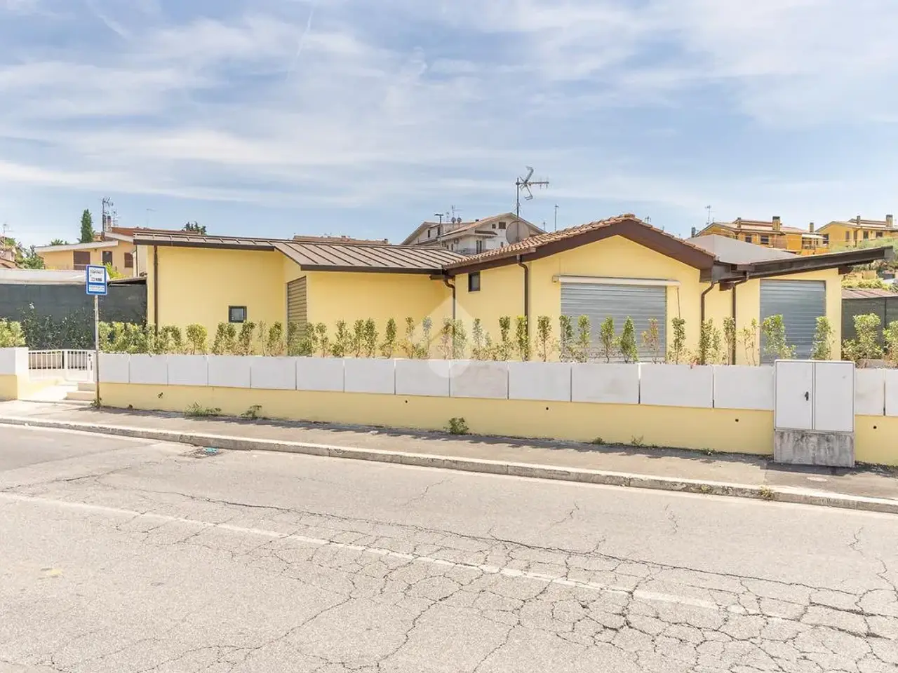 Negozio in Viale Valle dell'Aniene 15, Guidonia Montecelio, {3} - Foto 1