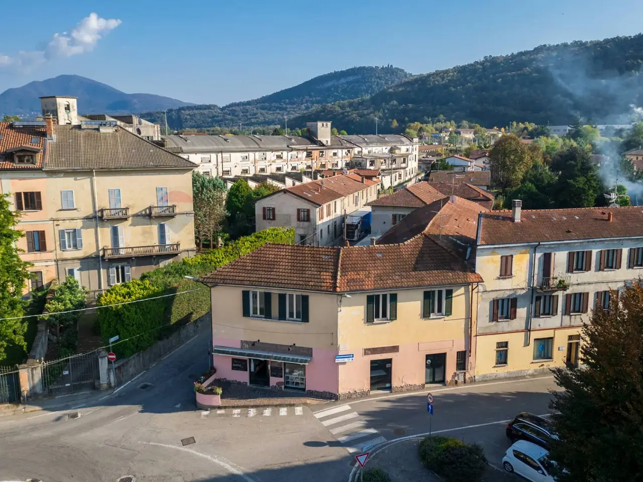 Negozio in Via Battisti 1, Laveno Mombello, {3} - Foto 2