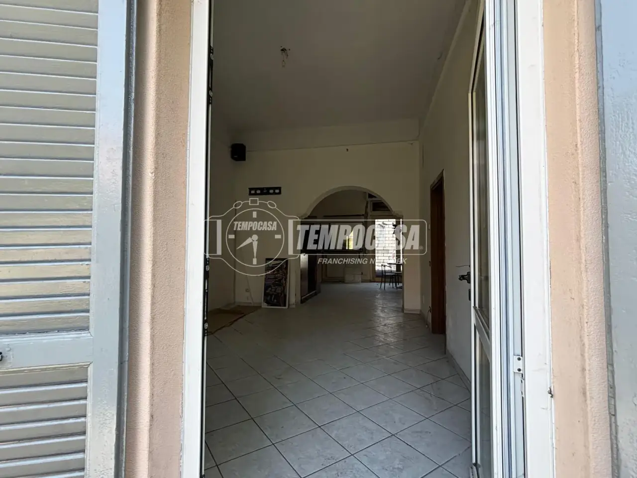 Negozio in Viale Luigi Cadorna, Busto Arsizio, {3} - Foto 2