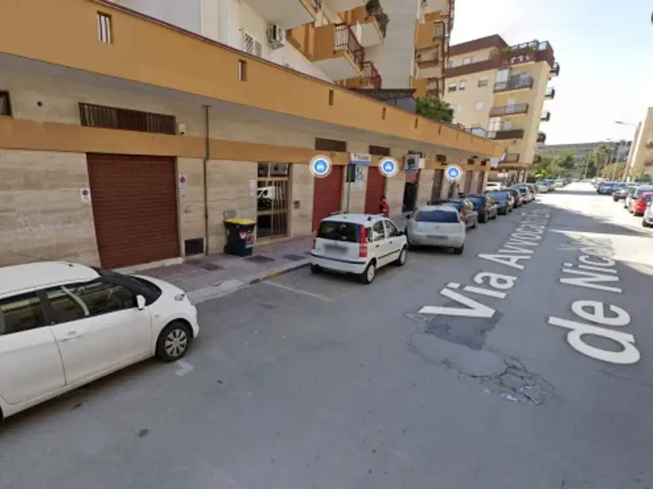 Negozio in Via Avvocato Enrico De Nicola, Trani, {3} - Foto 2