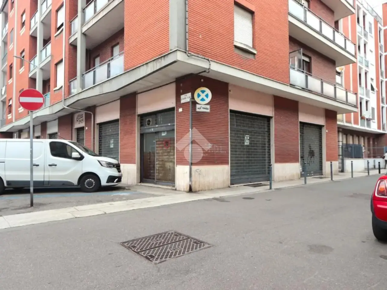 Negozio in Via S. Pio V 28, Alessandria, {3} - Foto 1