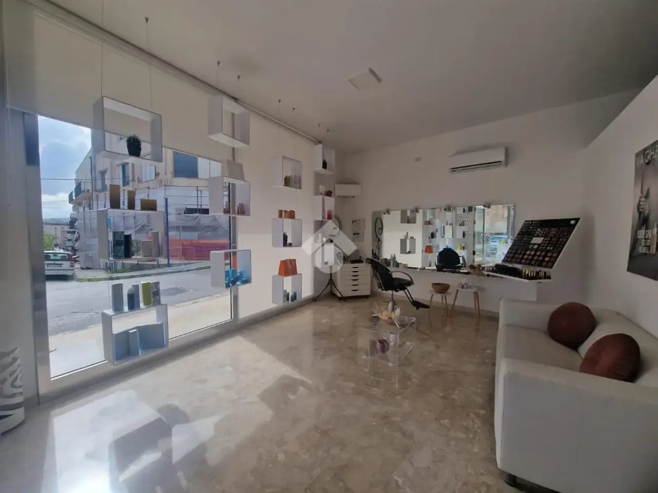 Negozio in Via Monte Bonifato 77, Alcamo, {3} - Foto 2