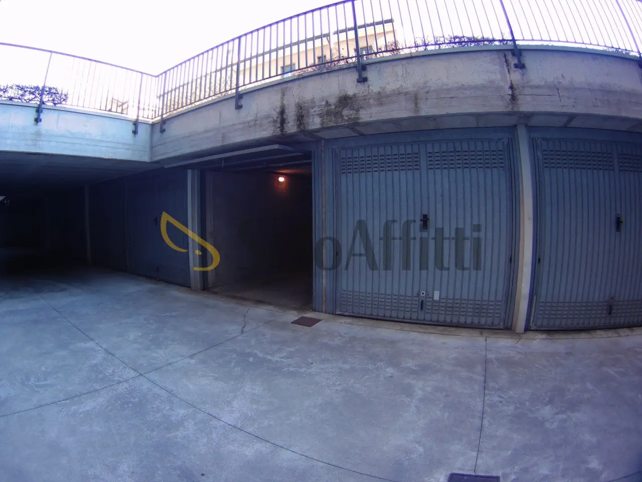 Parcheggio chiuso in Via Vittorio Alfieri, Cinisello Balsamo, {3} - Foto 1