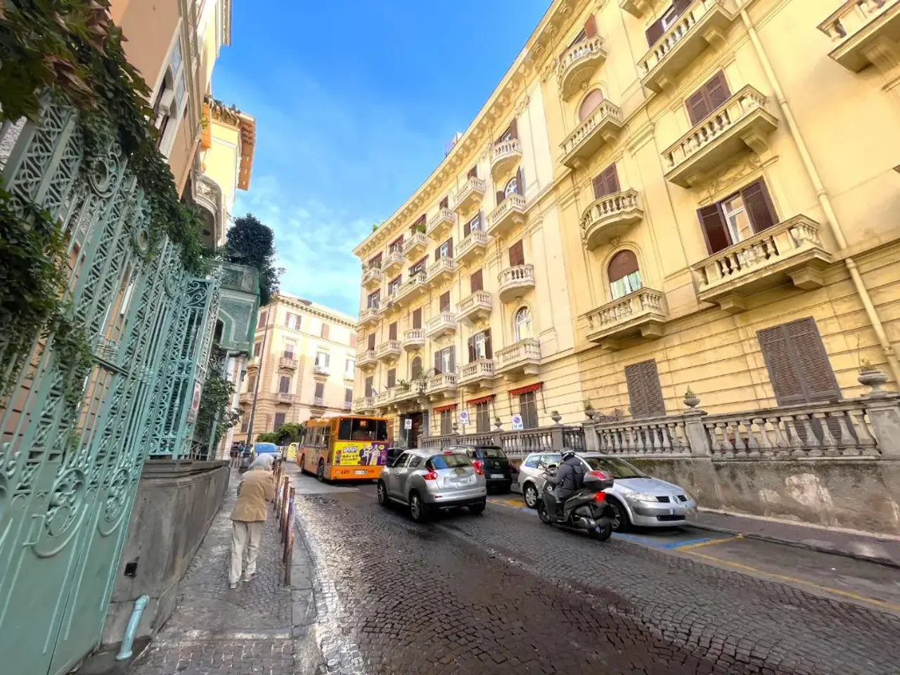Ufficio in Via del Parco Margherita 53, Napoli, {3} - Foto 1