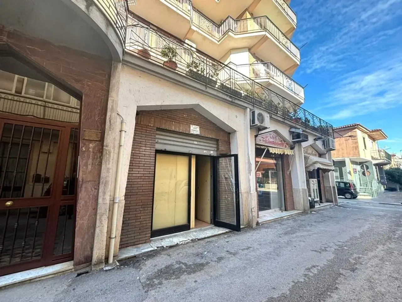 Negozio in Via Alcide dei Gasperi, Mugnano Di Napoli, {3} - Foto 2