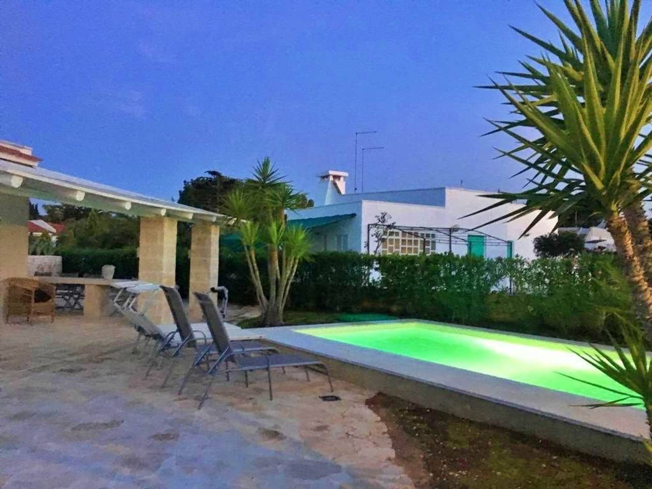 casa indipendente in vendita ad Ostuni in zona Rosa Marina