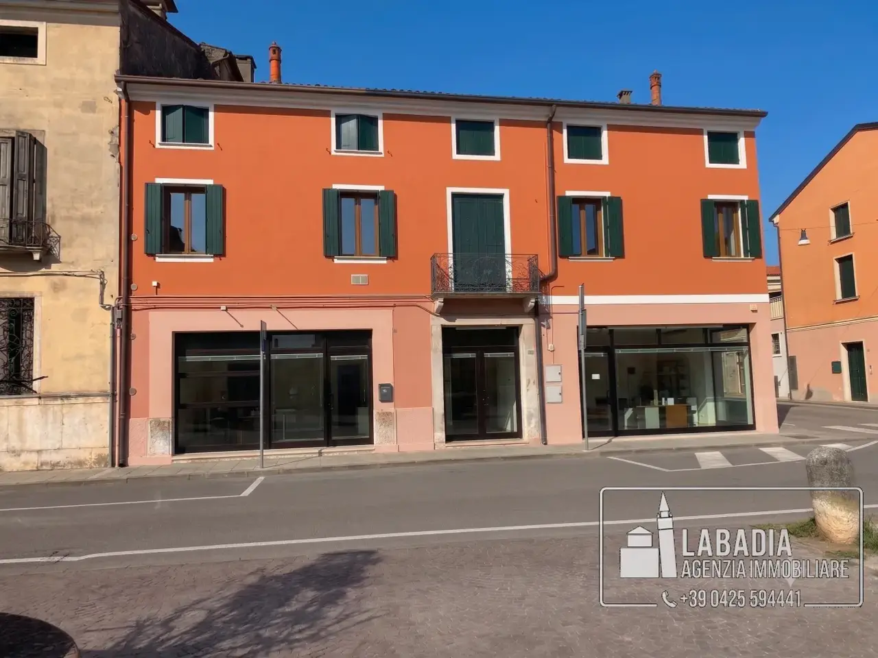 Negozio in Via degli Estensi 27 - 33, Badia Polesine, {3} - Foto 2