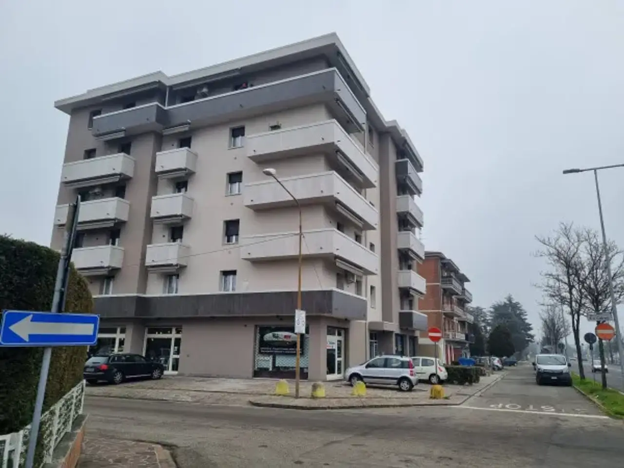 Negozio in Via Lama di Quartirolo Interna, Carpi, {3} - Foto 2