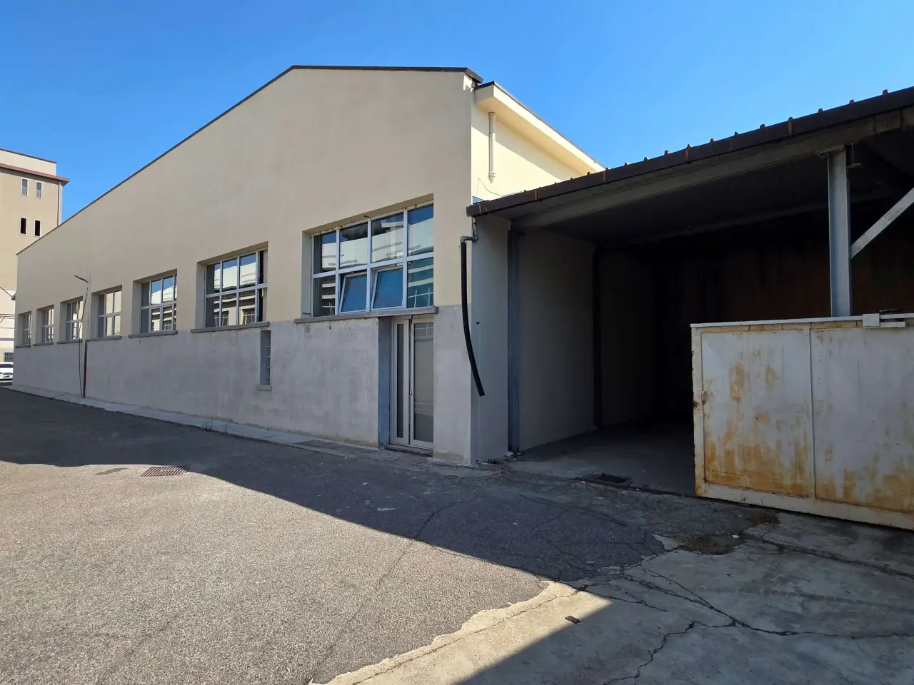 Capannone in Via Guadenzio Ferrari  1, Saronno, {3} - Foto 2