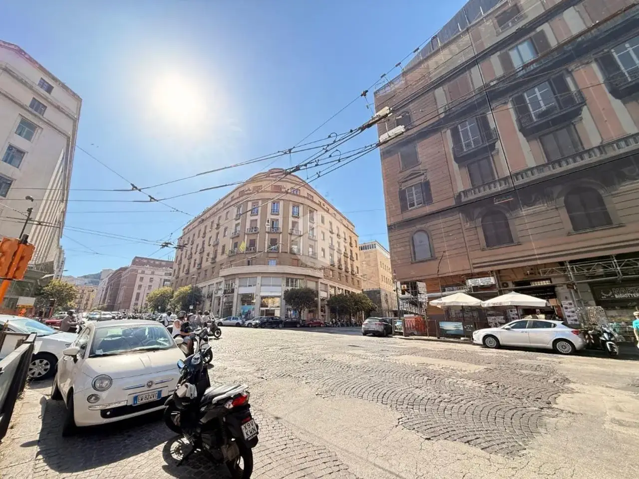 Negozio in Via Cardinale Guglielmo Sanfelice 42, Napoli, {3} - Foto 1