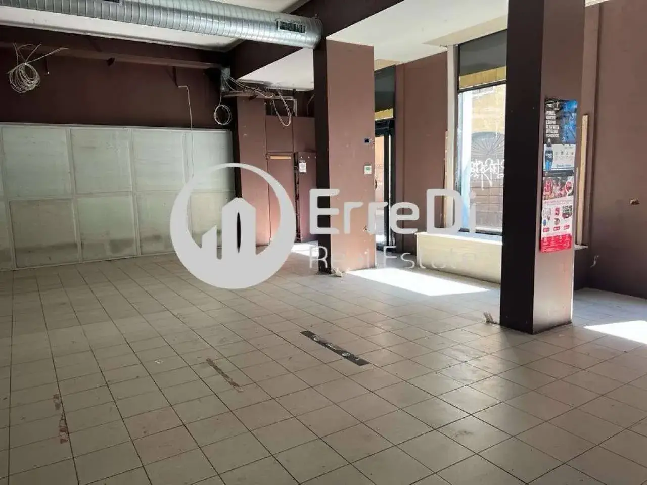 Locale commerciale in Via Roma Busto Arsizio, Busto Arsizio, {3} - Foto 2