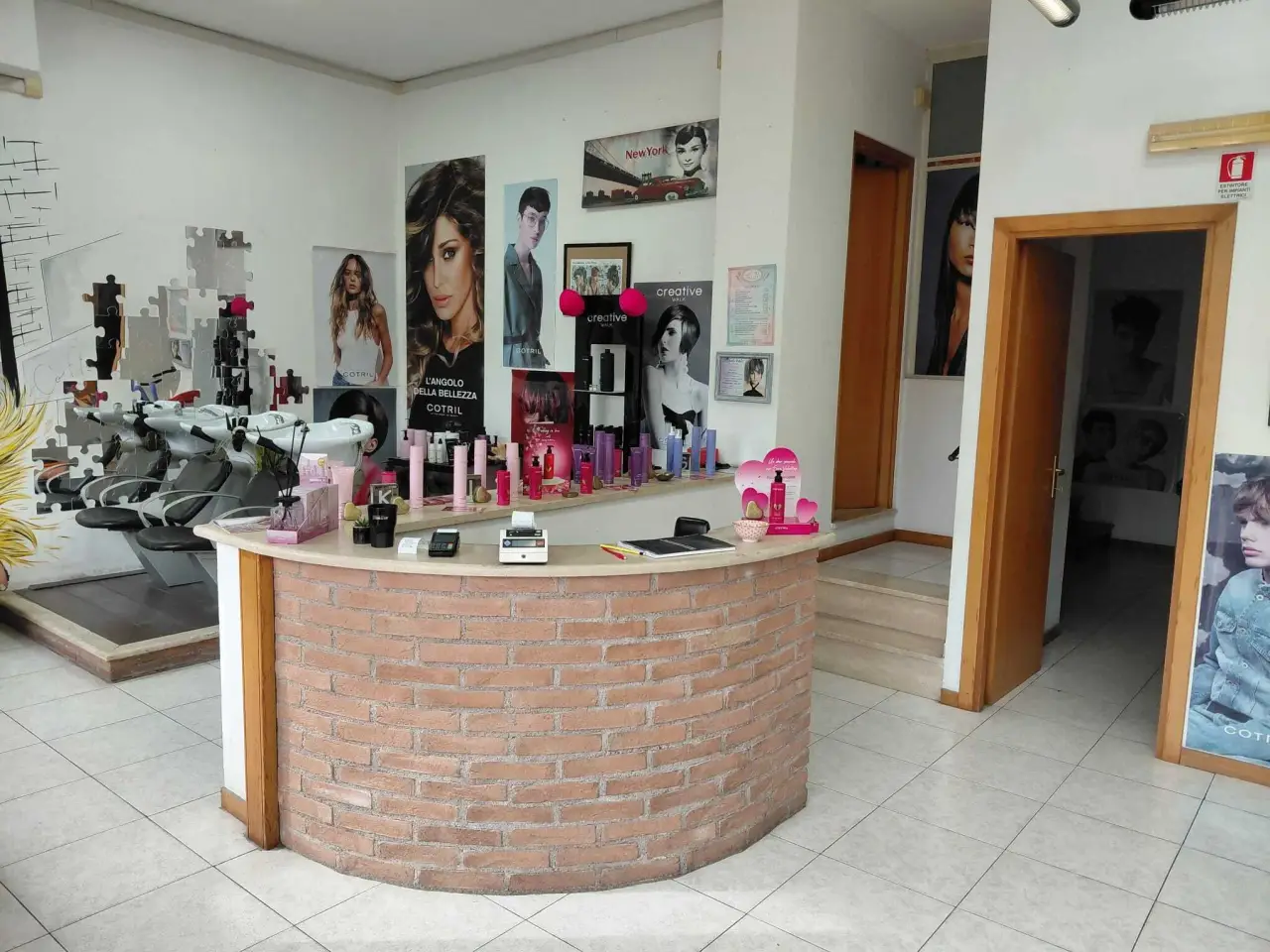 Negozio in Via dei Tulipani 15, Guidonia Montecelio, {3} - Foto 1