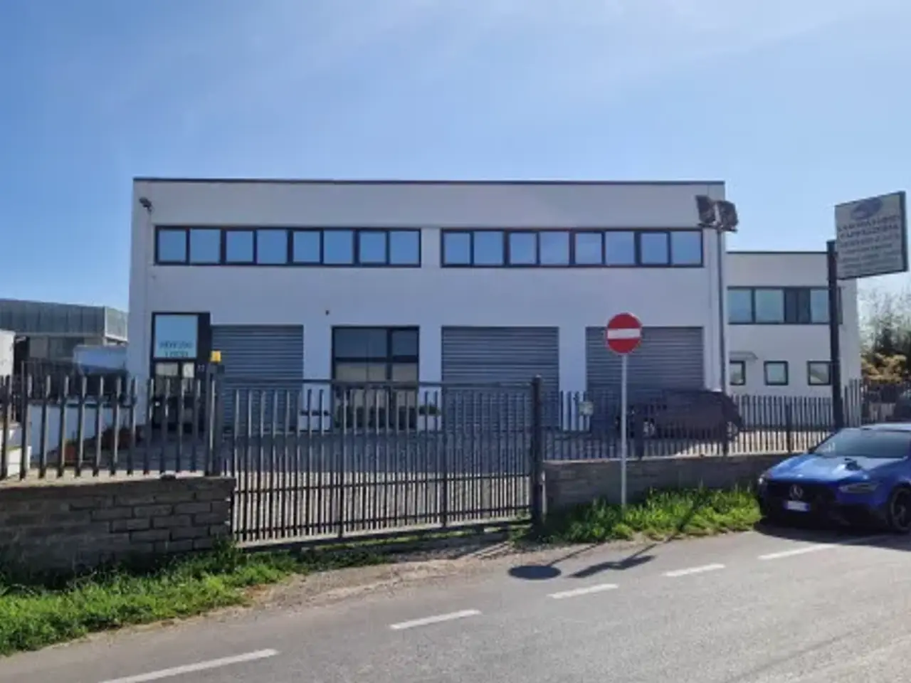 Negozio in Via dell'Industria, Viterbo, {3} - Foto 1
