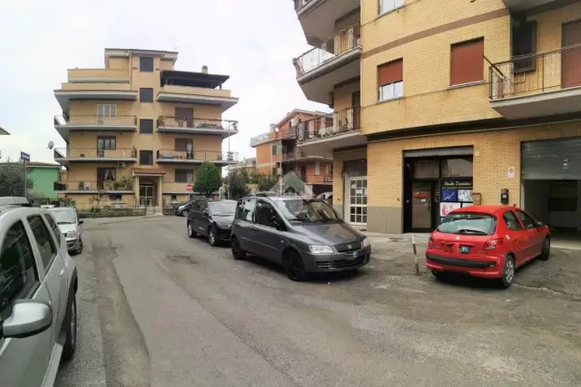 Shop in Via Paolo Maria Paciaudi 36, Roma - Photo 1