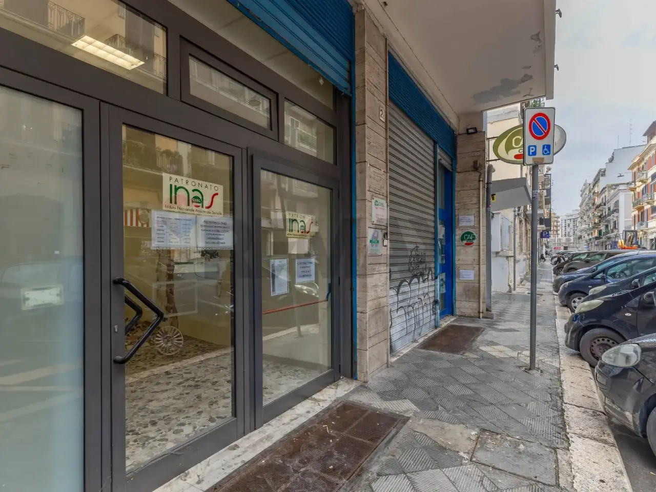 Negozio in Via Signorile 2/C, Bari, {3} - Foto 1