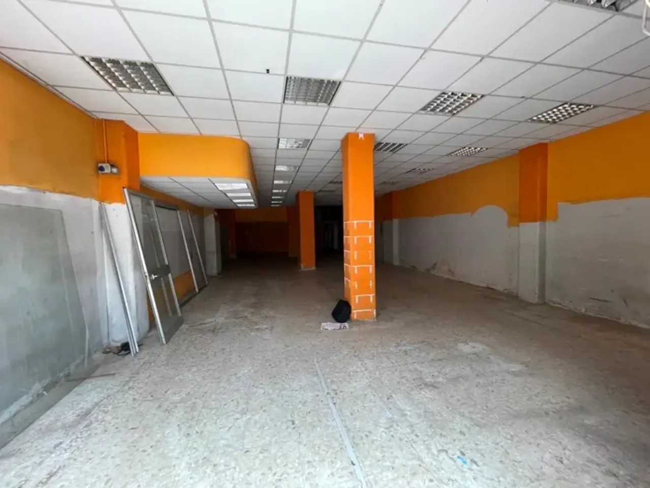 Locale commerciale in Via delle Medaglie d'Oro, Popilia, Cosenza, Calabria, 87100, Italia, Cosenza, {3} - Foto 2