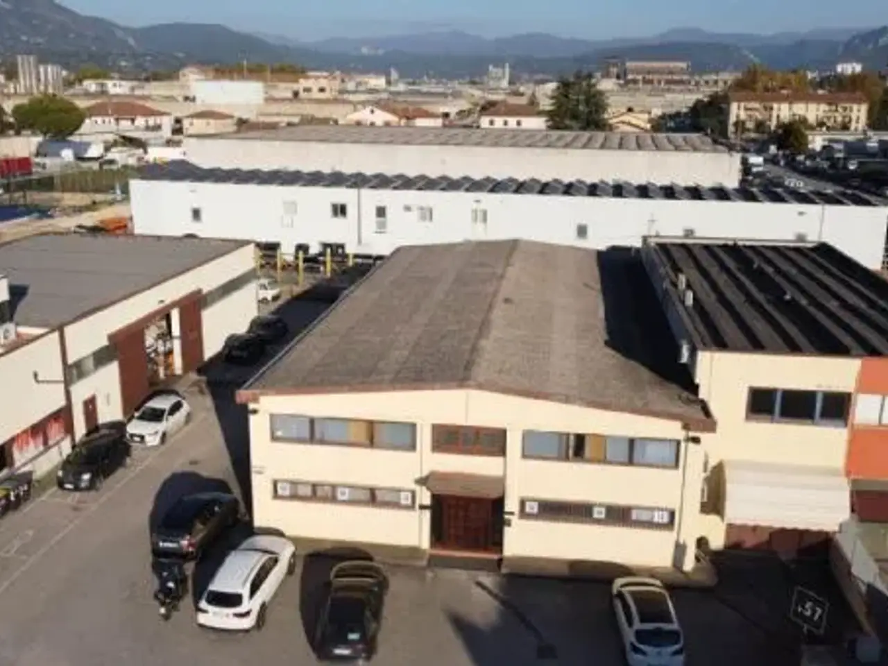 Capannone in Via Maestri del Lavoro, Terni, {3} - Foto 2