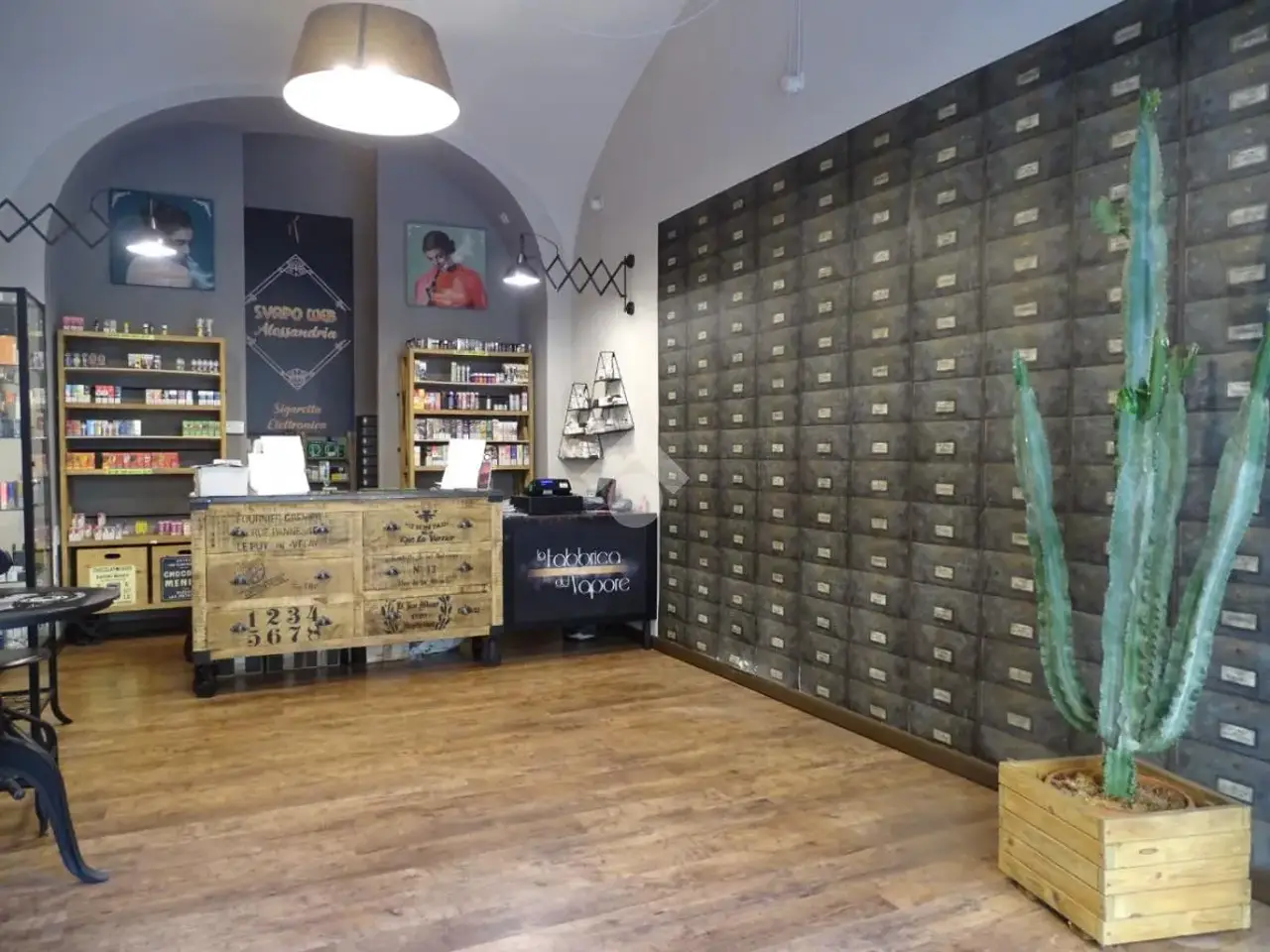 Negozio in Via Alessandro III 11, Alessandria, {3} - Foto 1