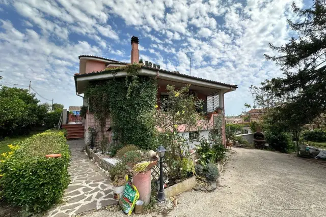 Villa in Via dei Gerani, Pomezia - Foto 1