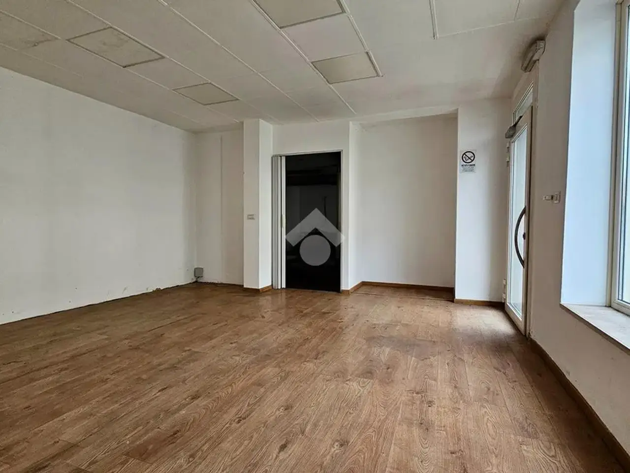 Negozio in Via Giovanni Delfino 3, San Vito Al Tagliamento, {3} - Foto 2
