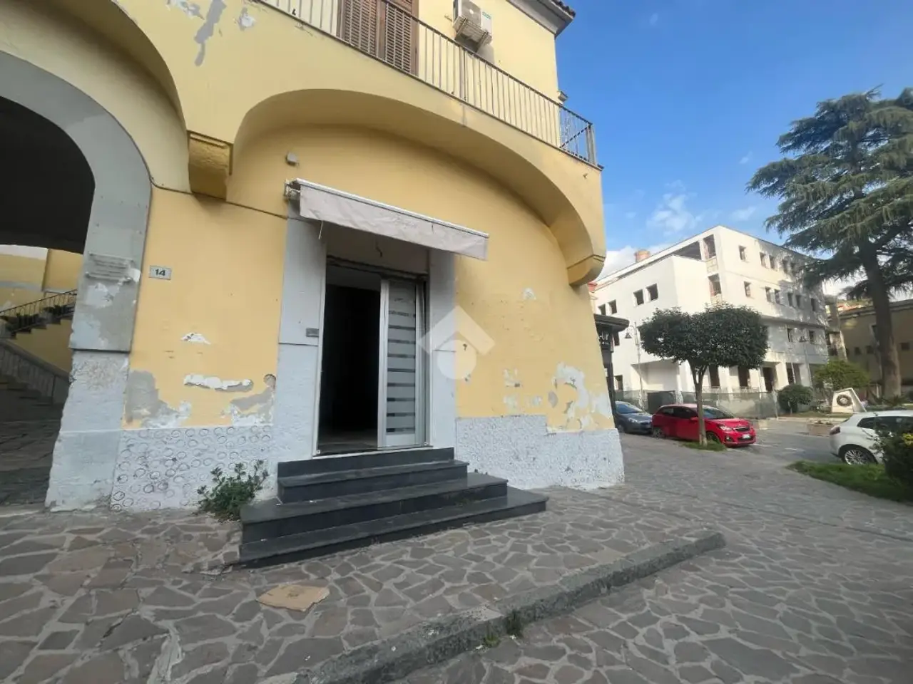 Negozio in Piazza Vittorio 14, Maddaloni, {3} - Foto 1