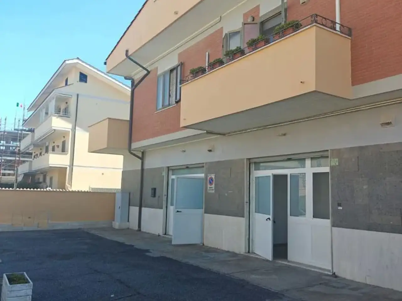 Negozio in Via dei Nocchieri, Fiumicino, {3} - Foto 1