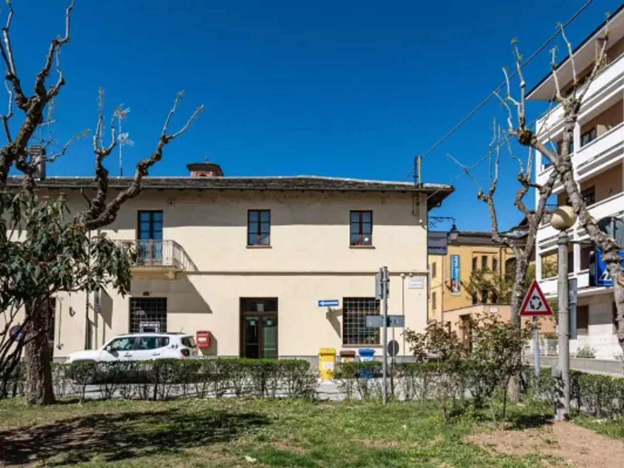 Negozio in Piazza Guglielmo Marconi 10, Dronero, {3} - Foto 1