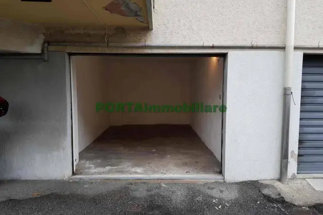 Garage or car box in Via Genova 17, Savona - Photo 1