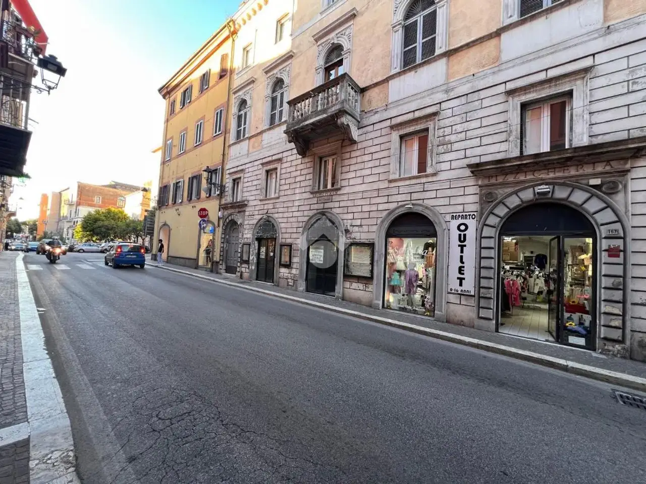 Negozio in Corso Giacomo Matteotti 165, Albano Laziale, {3} - Foto 1