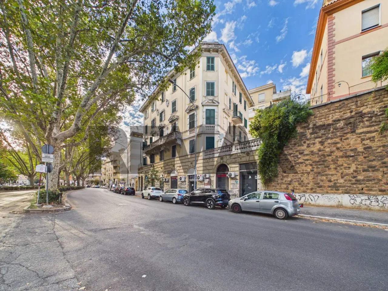Esercizio commerciale in Circonvallazione Gianicolense 28, Roma, {3} - Foto 1