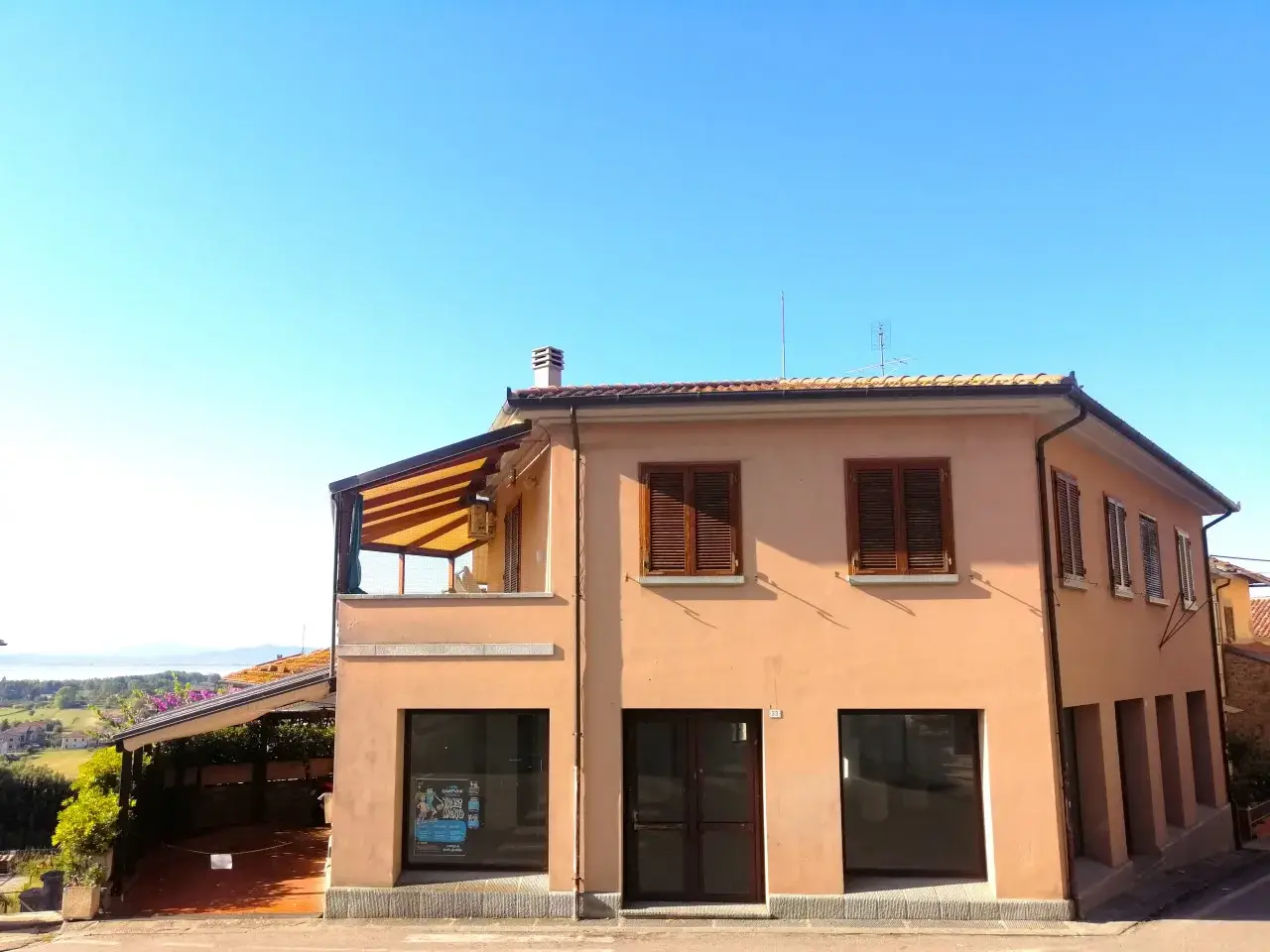 Negozio in Via Ritorta, Tuoro Sul Trasimeno, {3} - Foto 1