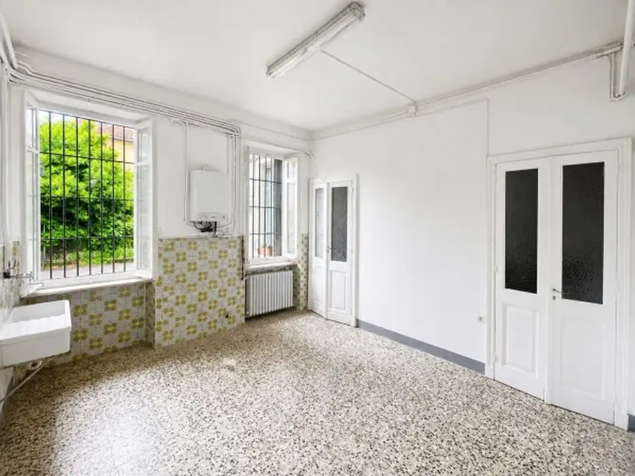 Negozio in Viale della Rimembranza 35, Pinerolo, {3} - Foto 1