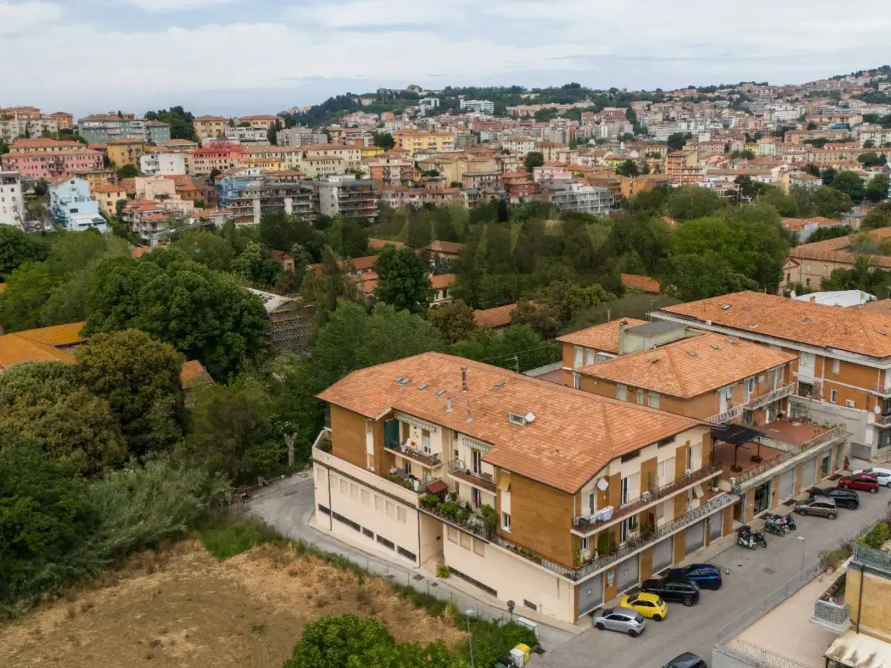Negozio in Via Nenni 32, Ancona, {3} - Foto 1