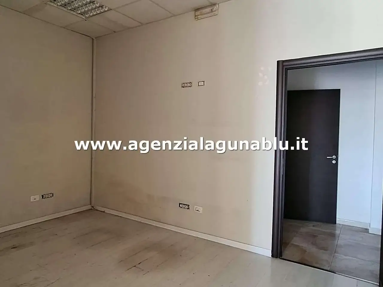 Negozio in Via Castelvetrano, Mazara Del Vallo, {3} - Foto 2