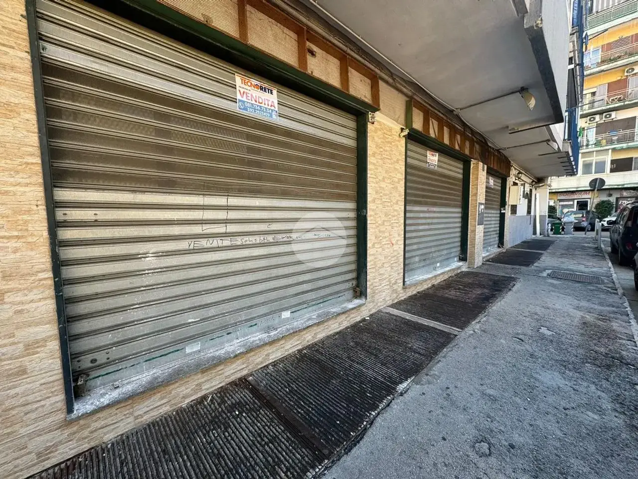 Negozio in Viale Andromeda 5, Napoli, {3} - Foto 2