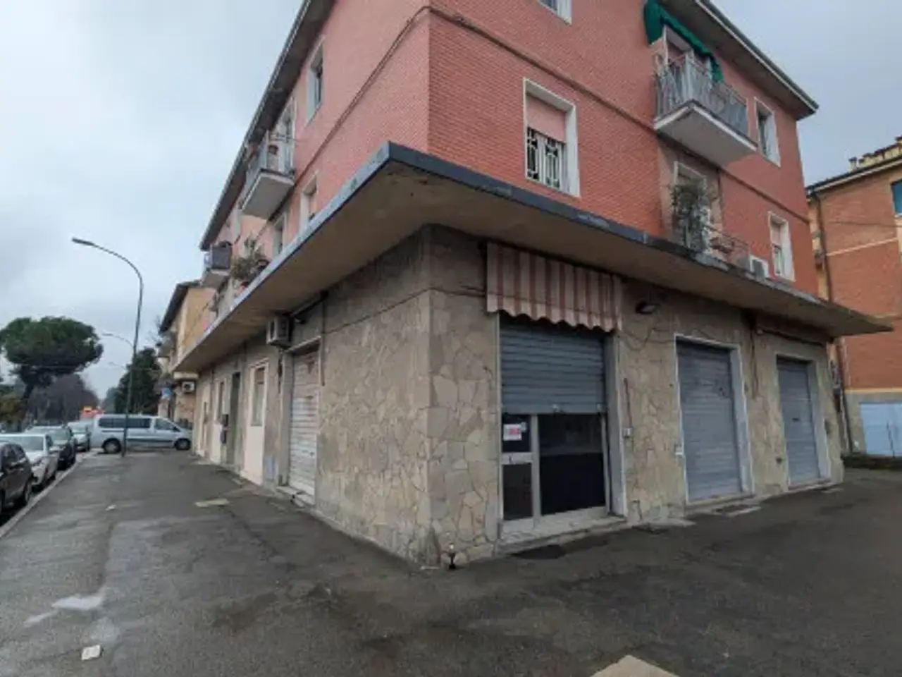Negozio in Via Nino Bertocchi 32, Bologna, {3} - Foto 1