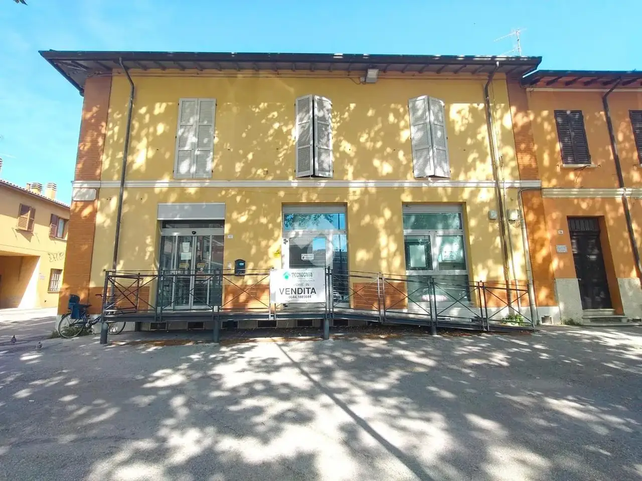 Ufficio in Piazza Francescco Baracca 12, Ravenna, {3} - Foto 1