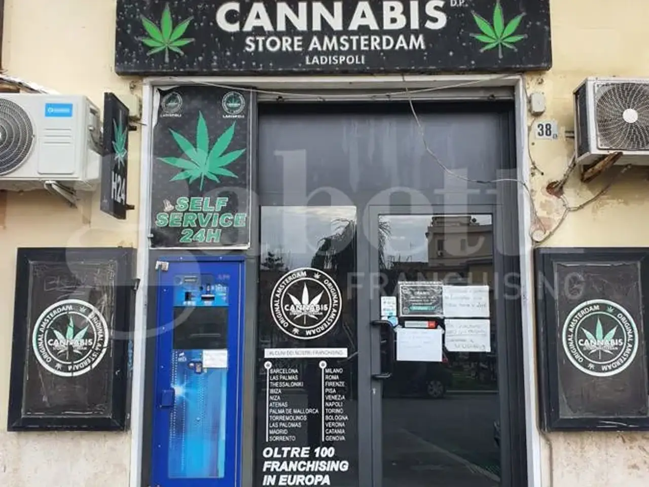Negozio in Via Ancona  38, Ladispoli, {3} - Foto 1