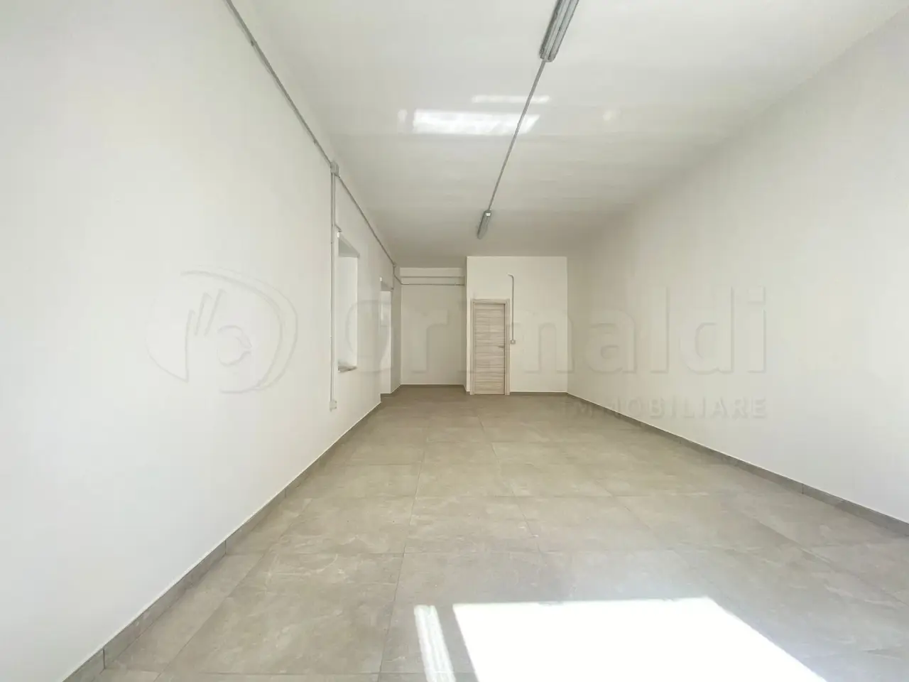Palazzina commerciale in , Giugliano In Campania, {3} - Foto 1
