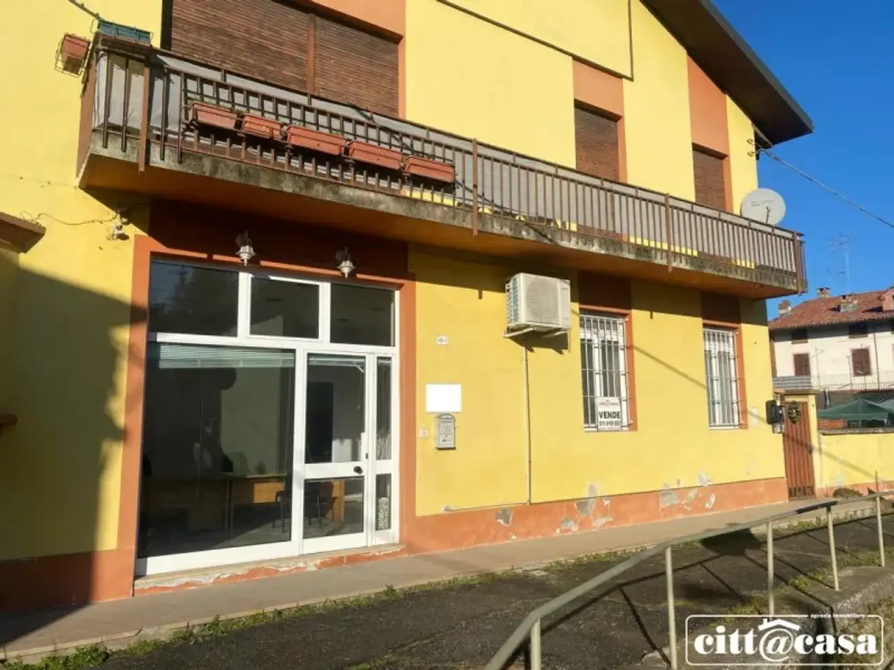 Locale commerciale in , Lauriano, {3} - Foto 2