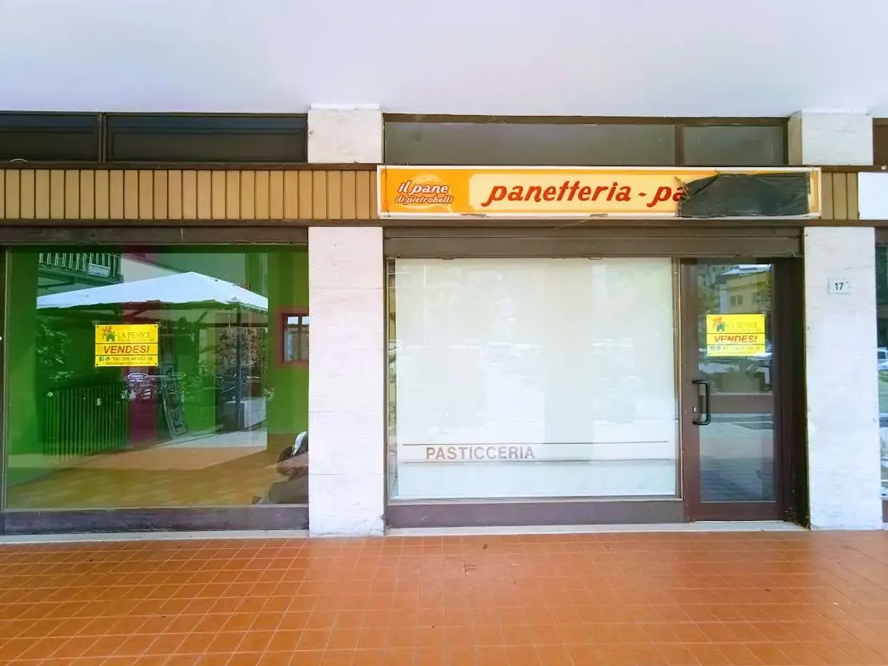 Negozio in Piazza della Repubblica  17, Villadossola, {3} - Foto 2