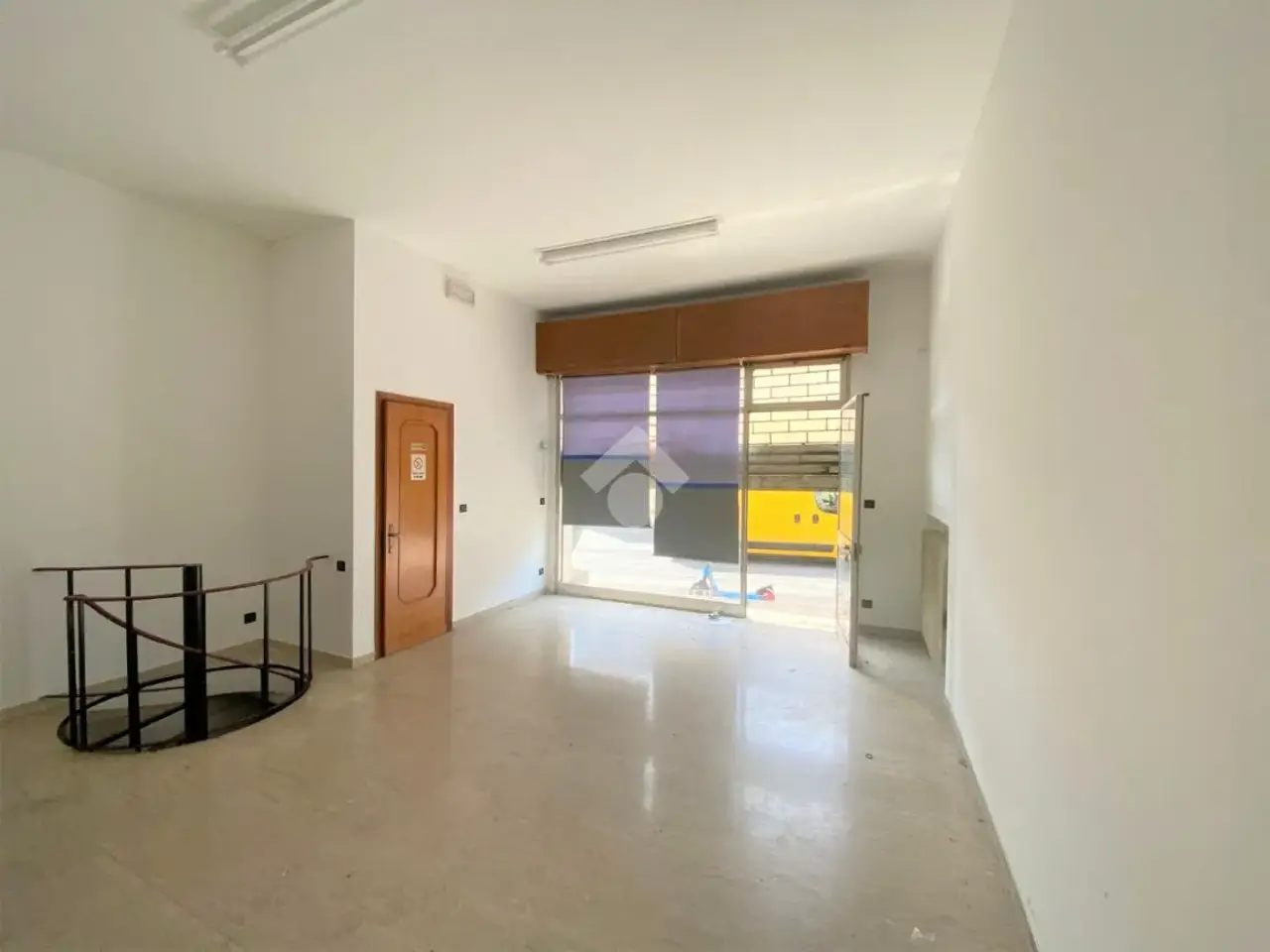 Negozio in Via Chiesanuova 175, Padova, {3} - Foto 1